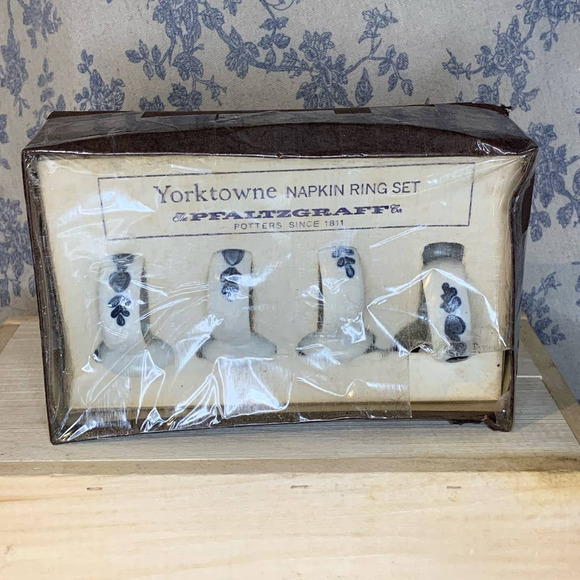 Pfaltzgraff Yorktowne Napkin Rings Vintage Set of 4 - Picture 1 of 10